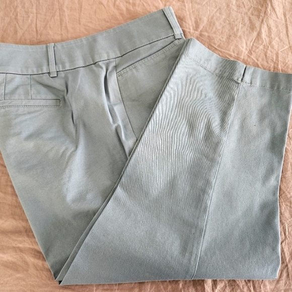 LOFT NWOT Original Crop size 12P - Picture 1 of 4